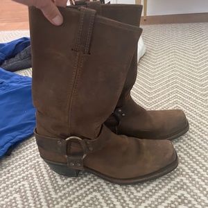 Barely worn women's Frye Boots